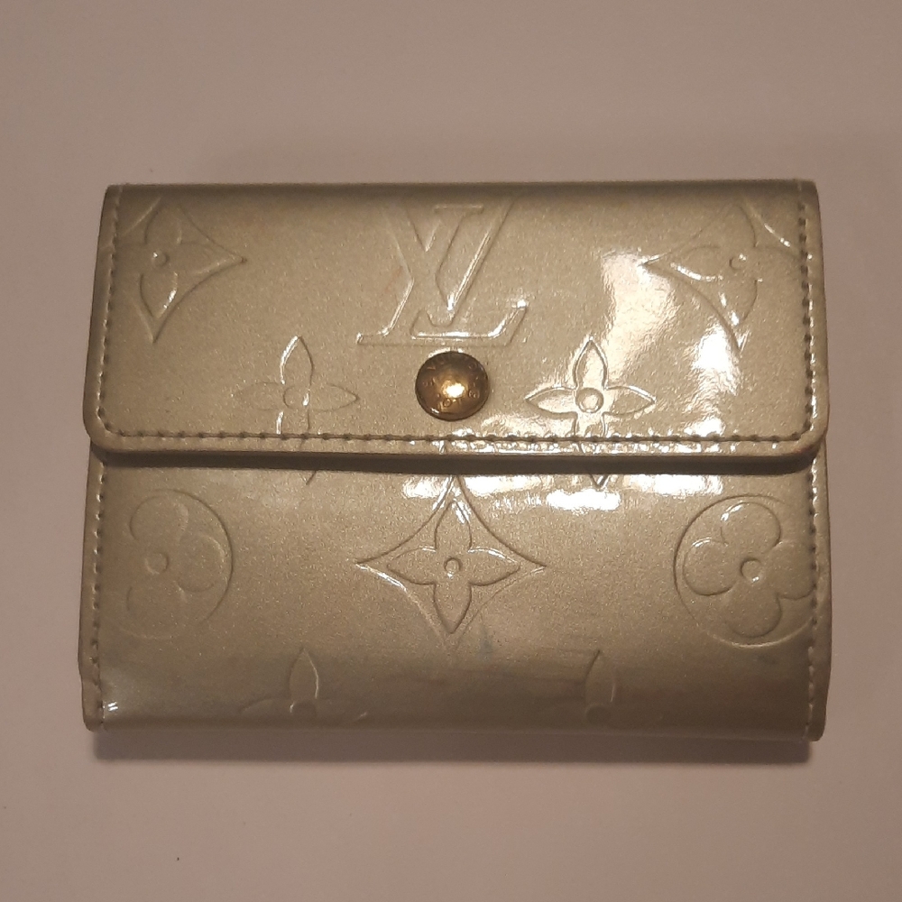 Louis Vuitton Cream Wallet